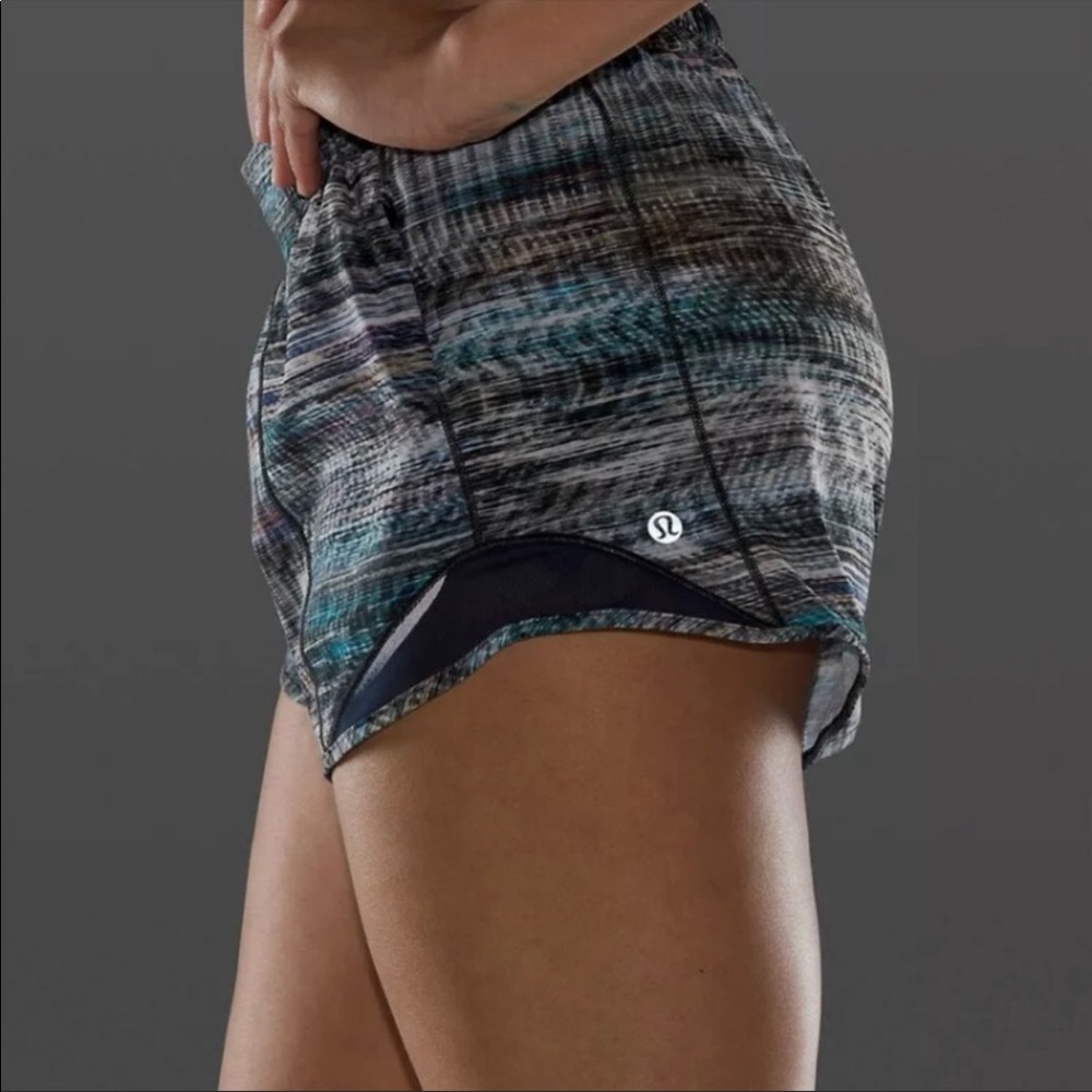 NWT Lululemon Hotty Hot Short *Long 4 Sz 8